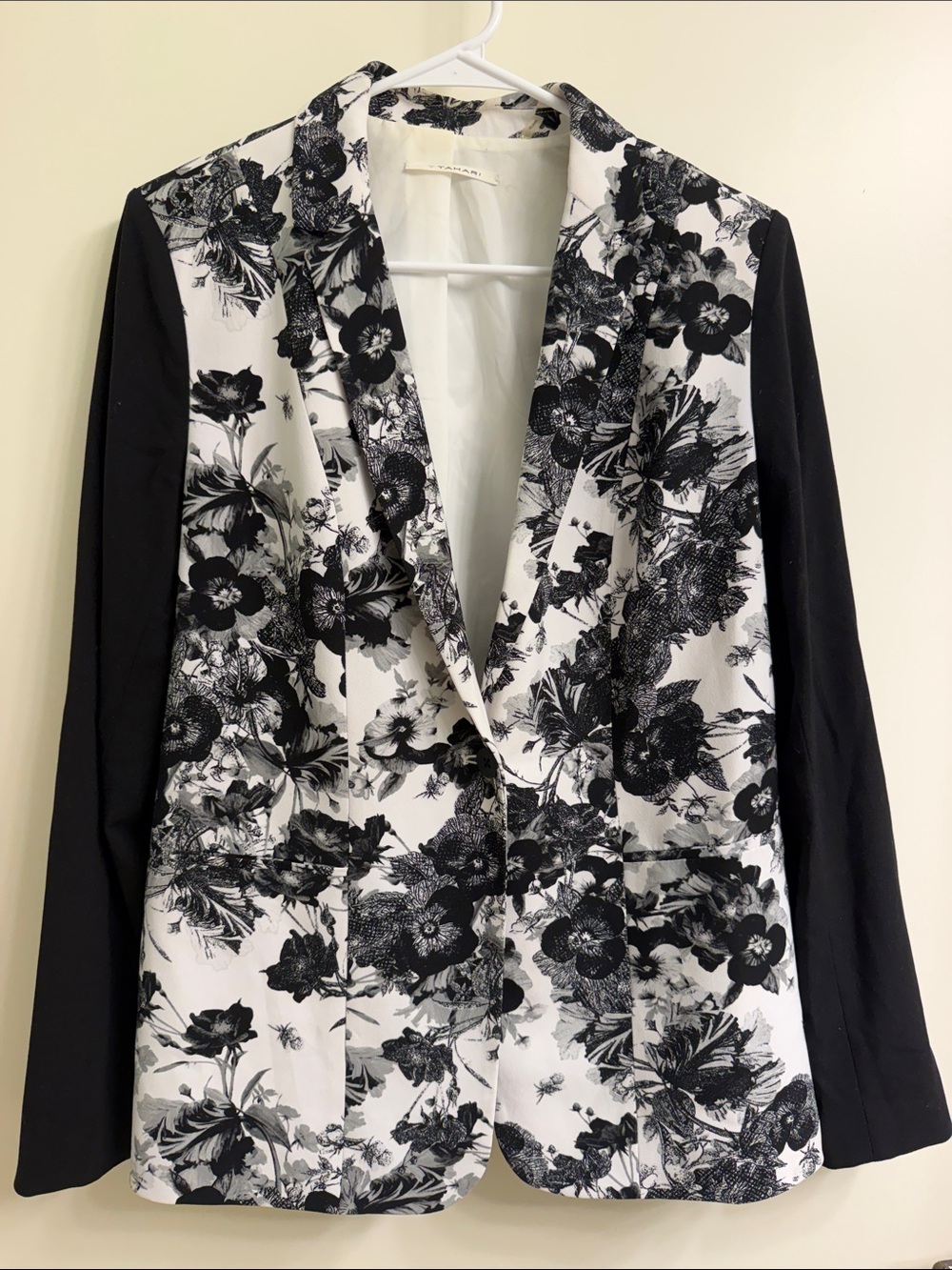 T Tahari Black and White Floral Blazer